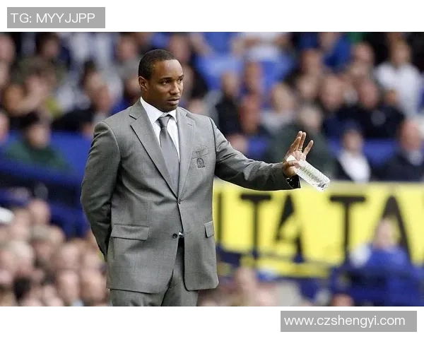 英格兰黑人足球明星保罗的传奇之路与社会影响力探讨